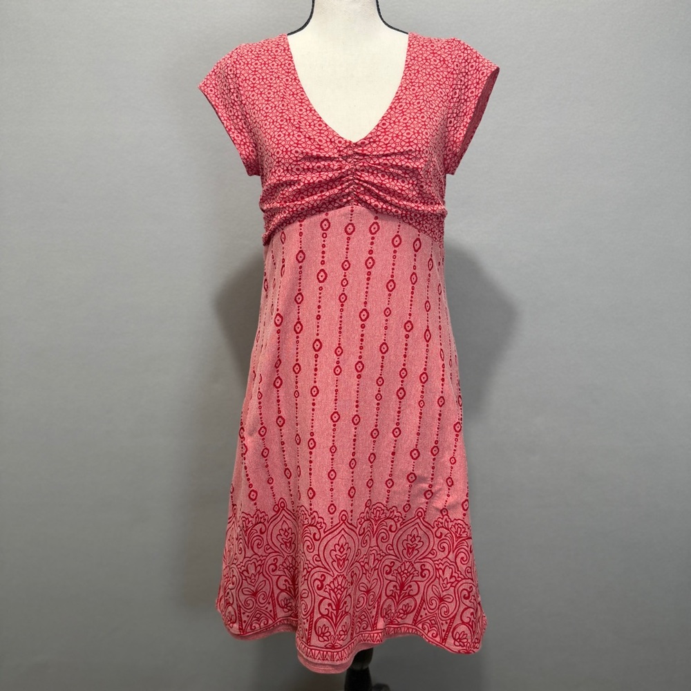 Athleta Dhara Dress M Red Pink Paisley Layered Look V‑Neck Short Sleeve Ruched